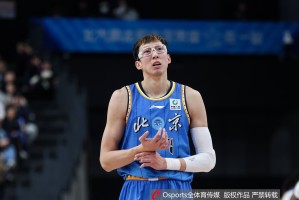 半岛体育APP-周琦眼伤初步检查不像上赛季那么重 周一才有最终结果