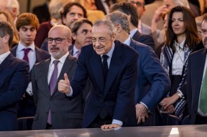 半岛体育官方网站-TA：老佛爷做事雷厉风行，皇马员工刷手机新闻才得知阿隆索下课