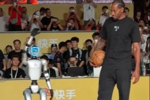 谁才是真人机？莱昂纳德广州行和机器人对位 “大秀”体前变向