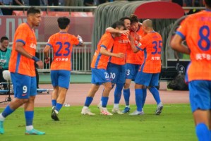 半岛体育官方网站-泰山痛快复仇！6球大胜国安，京鲁大战最大比分，韩鹏振臂欢呼